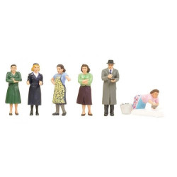 SUBURBAN STREET SCENE FIGURES OO SCALE - BACHMANN 36-406